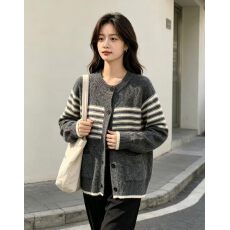 批发毛衣圆领设计感条纹针织开衫<b class='q'>女</b>2026秋冬季<b class='q'>新款</b>软糯慵懒风