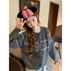 批发圆领设计感针织毛衣开衫<b class='q'>女</b>2026秋冬季<b class='q'>新款</b>软糯慵懒休闲风