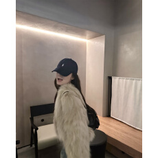 批发实拍实价  新款高级感气质环保仿狐狸毛皮草外套