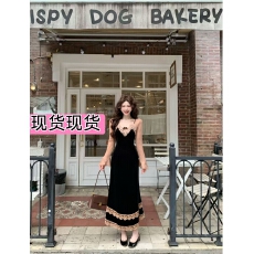 批发巴黎圆舞曲法式纯欲氛围感蕾丝拼接收腰修身初秋鱼尾连衣裙