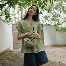 批发“自然系”100%<b class='q'>亚麻</b>领口纽结小衫