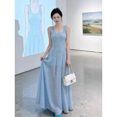 批发2026夏季新款<b class='q'>蓝色</b>法式吊带<b class='q'>连衣裙</b>女气质收腰显瘦a字海边度假裙