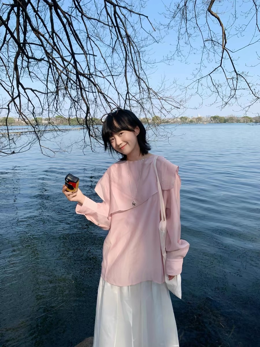 지금 재고 있음 r 비대칭 느슨한 잎 모델링 센스 뽕나무 누에 실크 혼방 맨위 여성 봄 느긋한 디자인 센스 안감