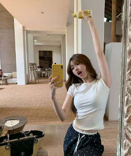 im ~까지 슈퍼 좋은 핏 스타일 비둘기 tee 프로 피부 라이 경기 서울 긍정적 인 어깨 티셔츠 여성 몸매 가꾸기 슬림해 보이는 반팔 맨위