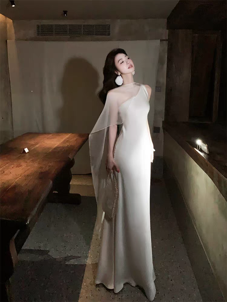 리우 지혜 음과 우아함 반란 프랑스식 고급 센스 드레스 빛 예복 비스듬한 어깨 허리 수축 타이트 스커트 생일 치마