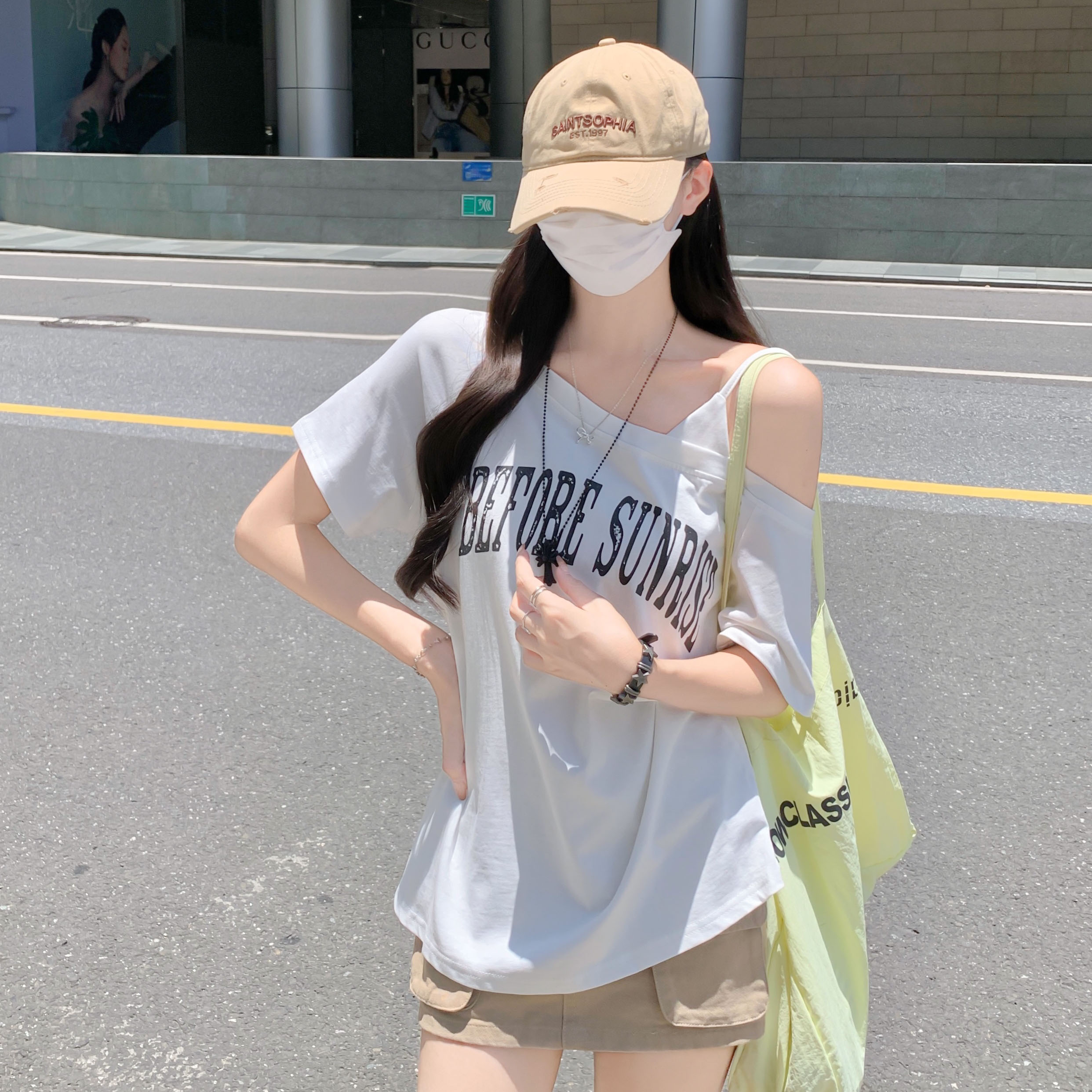 MY11311# 蓝色字母印花斜肩短袖t恤夏高级感显瘦宽松吊带露肩女裝貨源...