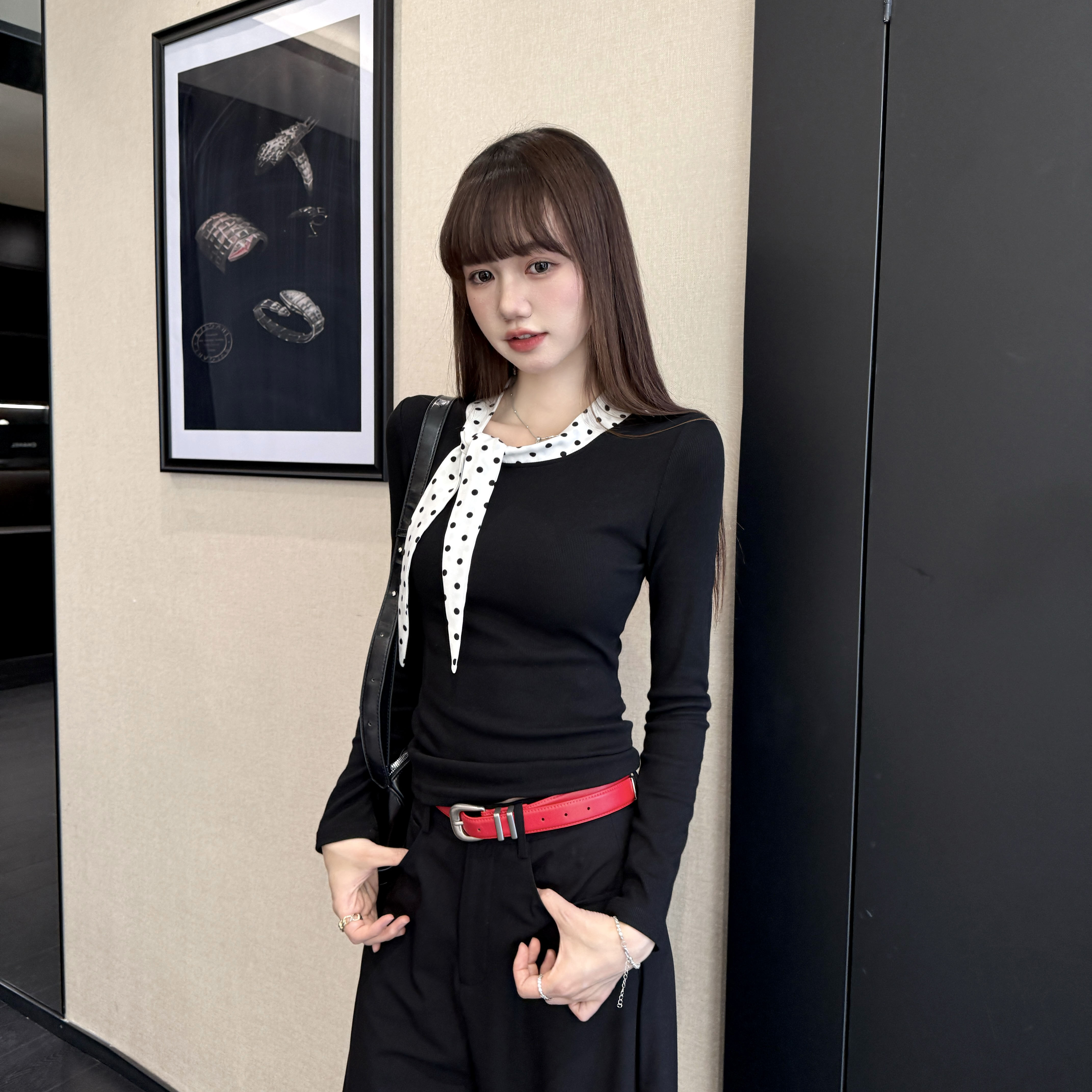 实拍实价#撞色波点蝴蝶结长袖t恤女2025新款设计感修身显瘦早秋季