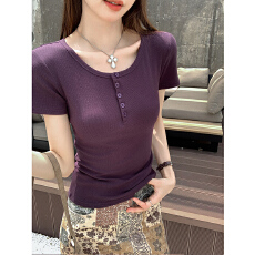 批发实拍实价短袖t恤女春季新款设计感小众纽扣独特别致短款上衣女<b class='q'>潮</b>