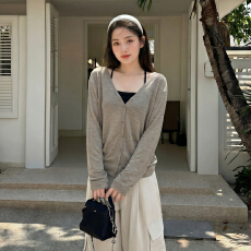 批发AI实价#v领长袖t恤女春季2026新款设计感小众高级感宽松上衣开衫