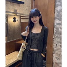 批发实拍实价#韩系碎花吊带背心针织开衫两件套装女秋<b class='q'>冬</b>气质2026