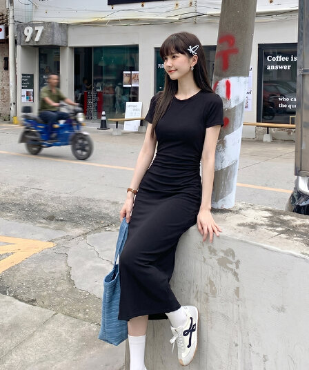 정가 실사 검정색 반팔 티셔츠 여성 드레스 여름 여름 시즌 고급 센스 품격 허리 수축 슬림해 보이는 루즈핏 롱 스커트
