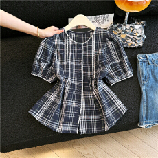 批发2026夏季新款圆领短袖显瘦<b class='q'>格子衬衫</b>花边女宽松百搭泡泡袖小衫花苞