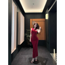 批发辣妹一字肩性感吊带连衣裙修身<b class='q'>显瘦</b>带胸垫包臀礼服长裙