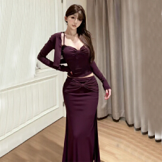 批发性感套装新款女装显瘦开衫外套+小吊带上衣+高腰<b class='q'>半身裙</b>子三件套