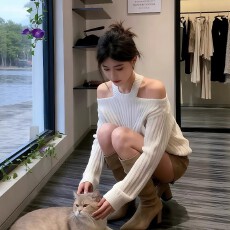 慵懒风白色挂脖露肩毛衣女秋冬新款氛围感小个子气质针织衫上衣