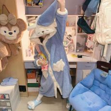 果子狸 冬季长袖连帽长毛绒睡袍女舒适保暖中长款卡通家居服