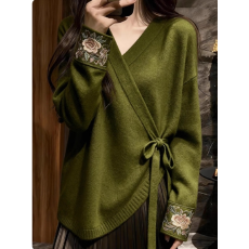 批发新中式国风橄榄绿色刺绣交叉领毛衣女秋冬复古针织衫改良<b class='q'>唐装</b><b class='q'>汉服</b>