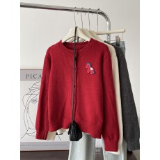 批发ins2025秋冬新款圆领刺绣小马双层门襟<b class='q'>宽松</b>软糯针织开衫女潮