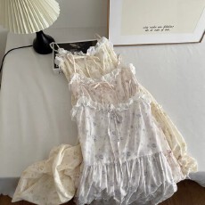 批发春夏装郁金香穿搭碎花吊带<b class='q'>连衣裙</b>显瘦吊带裙法式温柔风<b class='q'>连衣裙</b>