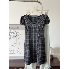 批发复古格纹娃娃领泡泡袖<b class='q'>连衣裙</b>女夏季新款通勤收腰显瘦a字裙