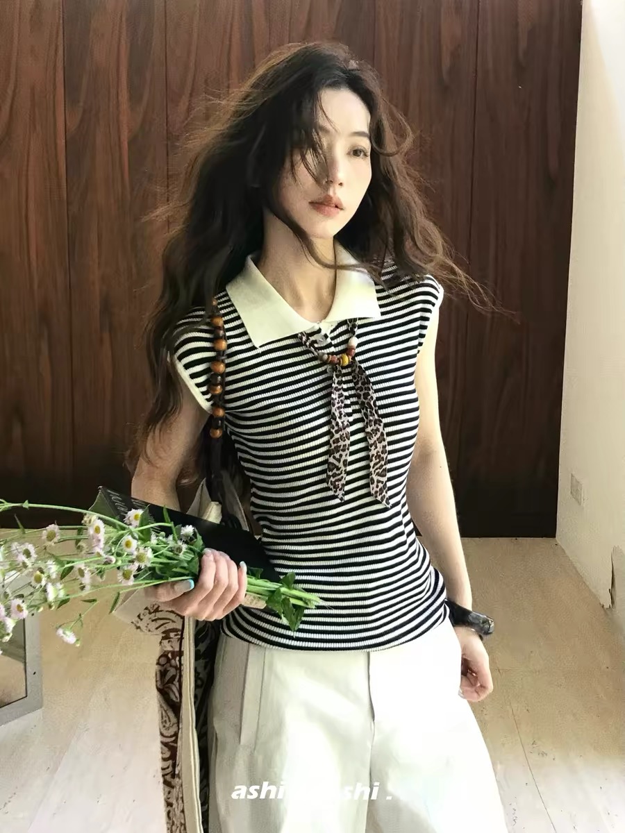보다 큼 시 일상 tips POLO 칼라 레오파드 무늬 리본 라이 경기 서울 니트 조끼 여성 미니멀리즘 몸매 가꾸기 맨위