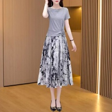 批发时尚气质<b class='q'>中年</b>女装夏季短袖显瘦洋气新款半身裙两件套减龄<b class='q'>裙子</b>套装
