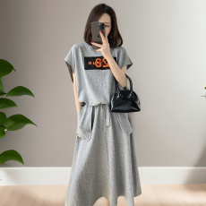 批发<b class='q'>大码</b>300斤<b class='q'>欧美</b>风女装夏季套装女宽松短袖上 衣穿搭半身裙两件套