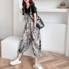 批发短袖T恤<b class='q'>背带裤</b>两件套女洋气减龄新款网红炸街超火夏季套装