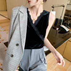 批发蕾丝吊带外穿金丝绒上衣女春秋新款性感内搭洋气V领小背心<b class='q'>打底衫</b>