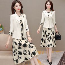 批发套装裙子2026新款春装女法式高级感两件套西装印花妈妈<b class='q'>连衣裙</b>
