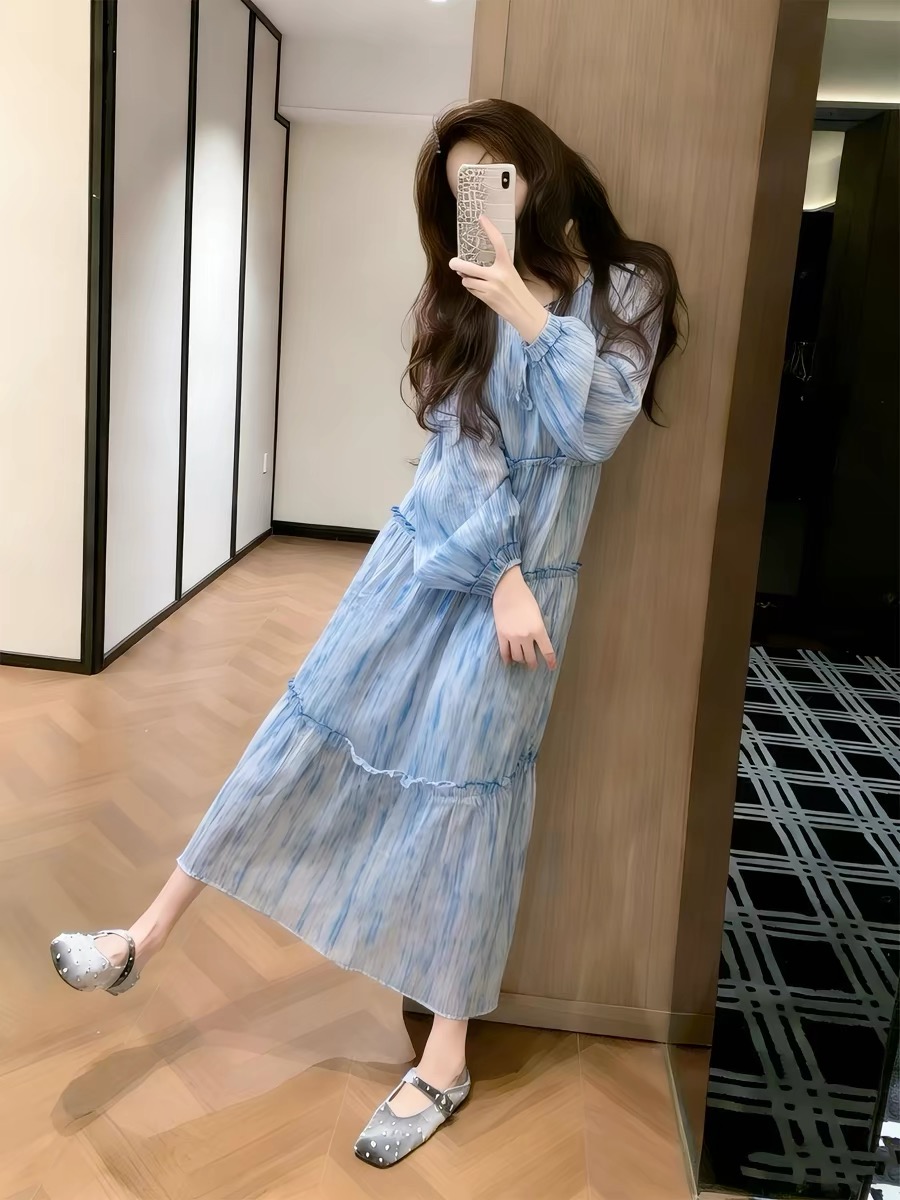 2026 년 새로운 부유 한 가족 천 골드 miu 부서 착용 가져 가라. 프랑스식 이른 봄 아름다운 파란색 꽃무늬 여성 드레스 봄