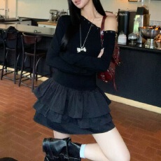 批发已出货 黑色高腰斜肩辣妹蓬蓬裙<b class='q'>连衣裙</b>女早秋气质H型裙小众<b class='q'>露肩</b>