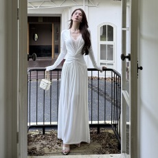 批发已出货 法式复古蕾丝拼接V领<b class='q'>连衣裙</b>女2025早秋新款<b class='q'>性感</b>包臀裙子