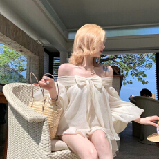 批发已出货 时尚<b class='q'>不规则</b>上衣一字肩气质蝴蝶结泡泡袖<b class='q'>雪纺衫女</b>