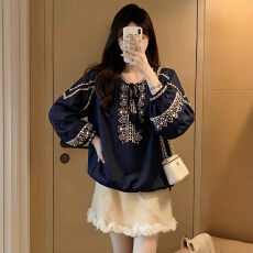 批发已出货 新款民族风<b class='q'>印花</b>长袖上衣女宽松圆领气质高级感减龄<b class='q'>衬衫</b>