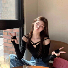 已出货 辣妹露肩小心机黑色针织衫女内搭修身显瘦T恤短款打底上衣