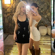 批发已出货 欧美性感小众潮流时尚设计十字架亮片露背<b class='q'>吊带</b><b class='q'>连衣裙</b>女夏