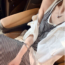 批发已出货黑白条纹大U领<b class='q'>吊带</b>连衣裙女2026年夏季修身显瘦内搭懒人裙