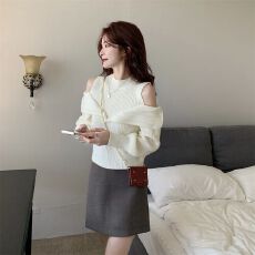批发已出货半高领设计感露肩别致针织衫女秋冬小众<b class='q'>宽松</b>百搭毛衣<b class='q'>上衣</b>