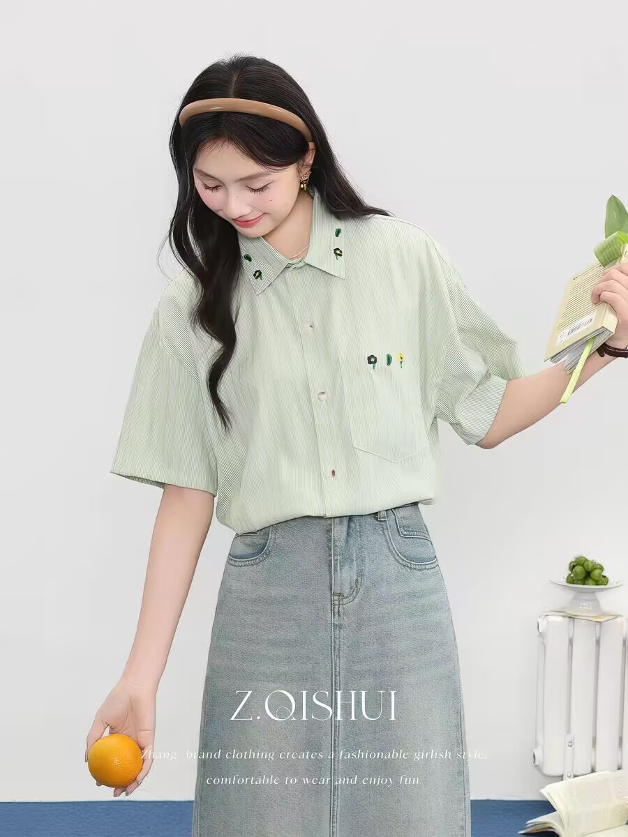 예술 신생 2026 여름 새로운 녹색 자수 반팔 여성 셔츠 출퇴근 아름다운 스트라이프 작은 맨위