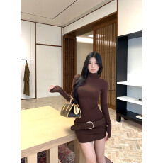 批发实拍实价 秋冬法式辣妹半高领长袖<b class='q'>连衣裙</b>女收腰显瘦气质包臀裙子