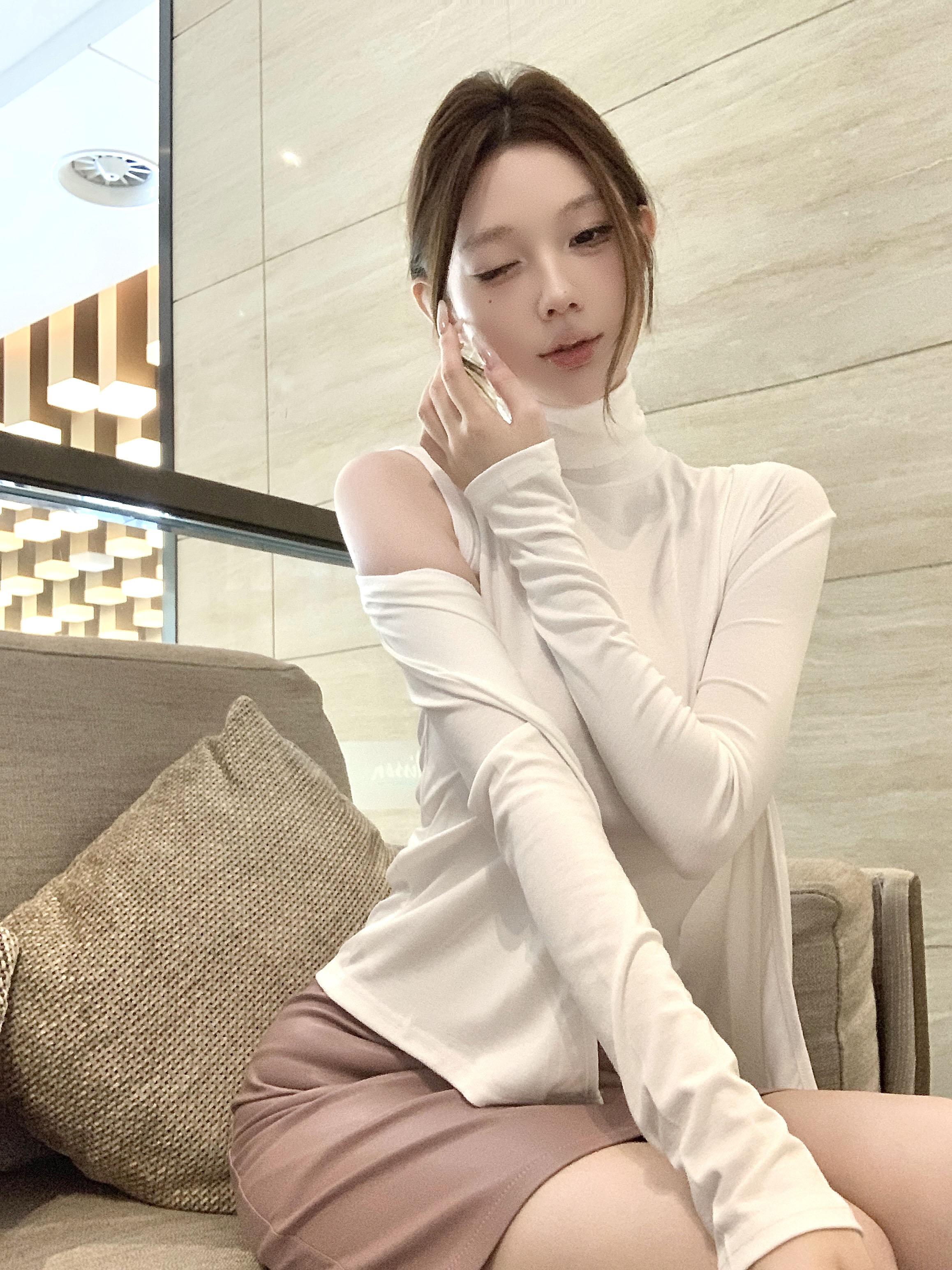 실사 정가 봄 여름 반하이넥 몸매 가꾸기 슬림해 보이는 민소매 조끼 맨위 여성 다용도 얇은 스타일 오픈 가디건 투피스 세트