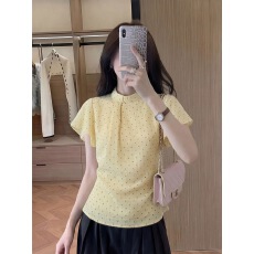 批发2026年夏季新款韩版十三行通勤风修身减龄显瘦百搭飞飞袖波点小衫