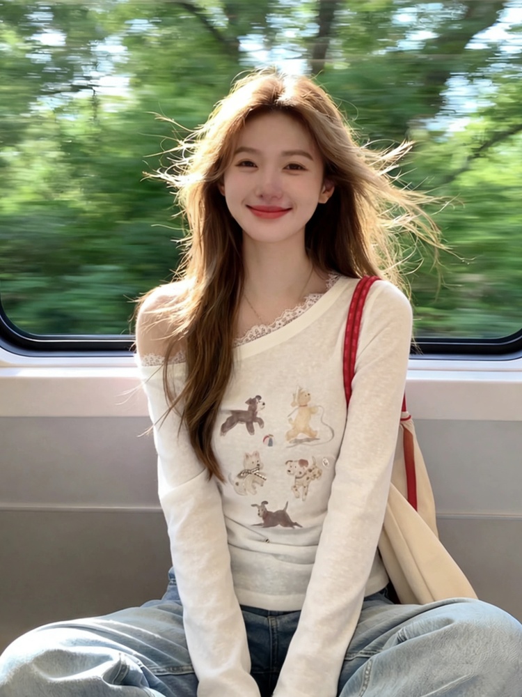 한 부서 연령 감소 강아지 프린트 레이스 조각 비스듬한 어깨 긴팔 티셔츠 여성 봄 몸매 가꾸기 오프숄더 맨위