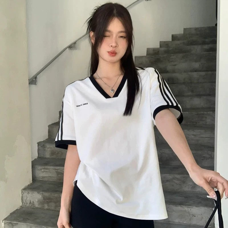 원본 품질 한 부서 배색 V넥 스트라이프 반팔 티셔츠 여성 레저 다용도 맨위 학생