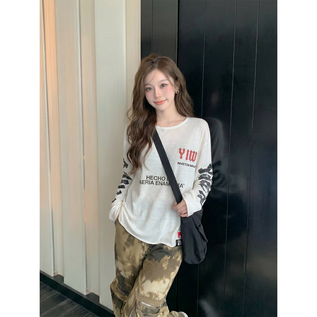 라이 경기 서울 아메리칸 레트로 스타일 알파벳 프린트 긴팔 티셔츠 여성 여름 얇은 스타일 화이트 자외선 차단 블라우스 캐주얼 맨위