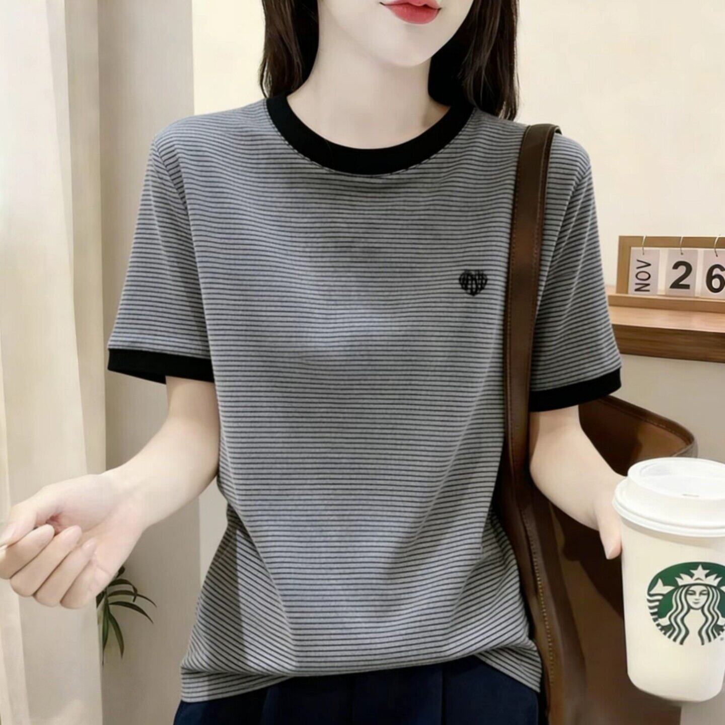 레트로 스트라이프 긍정적 인 어깨 반팔 티셔츠 여성 새로운 여름 고급 센스 맨위