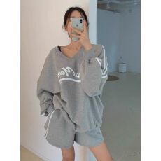 批发休闲运动套装<b class='q'>女</b>春季新款2026宽松V领字母<b class='q'>套头卫衣</b>+阔腿短裤两件套