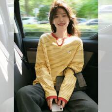 甜美少女风黄色条纹v领宽松长袖T恤女秋季绝美巨好看的打底衫上衣
