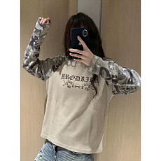 批发美式复古<b class='q'>街头</b>迷彩拼接长袖T恤女2026秋季新款宽松休闲百搭上衣